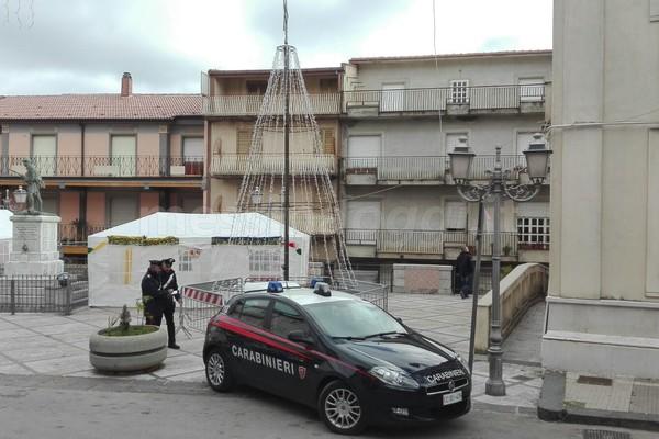 SAN FRATELLO – Preso l’uomo che ha danneggiato le luminarie di Natale