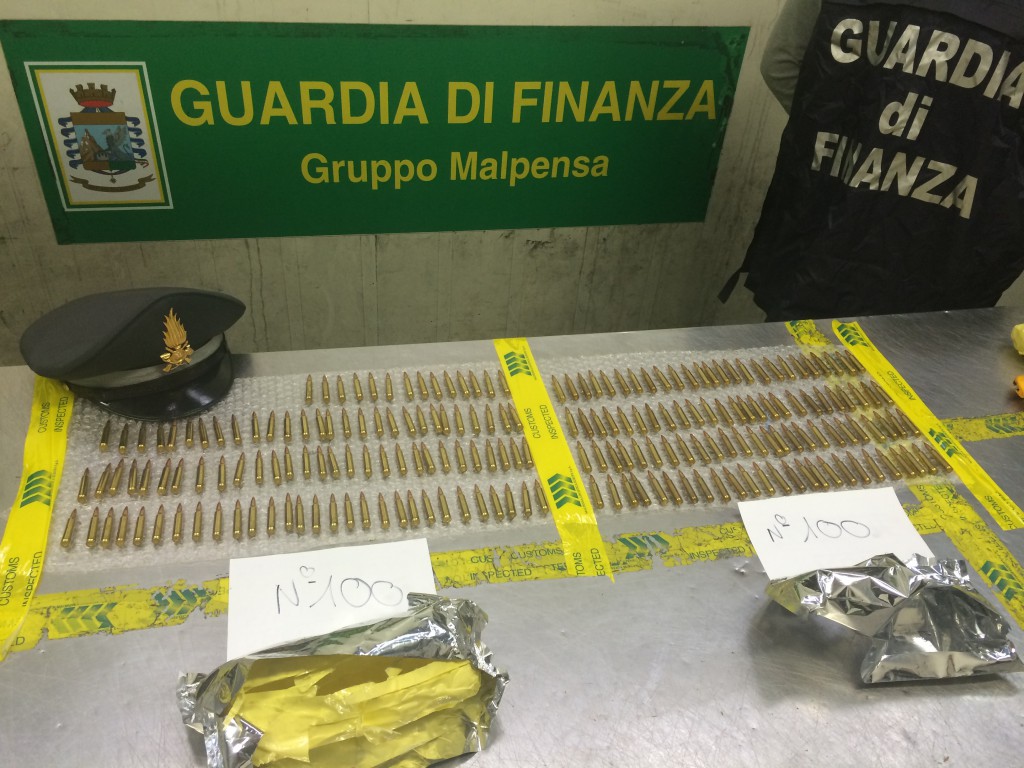 MALPENSA – Guardia di Finanza  intercetta pacco con 200 munizioni per armi da guerra