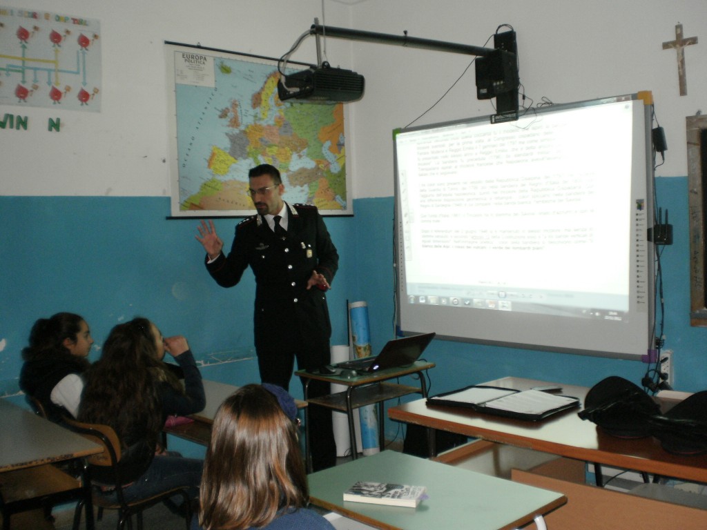 REGGIO CALABRIA – I Carabinieri incontrano 80 alunni del T. Gullì , la cultura della legalità