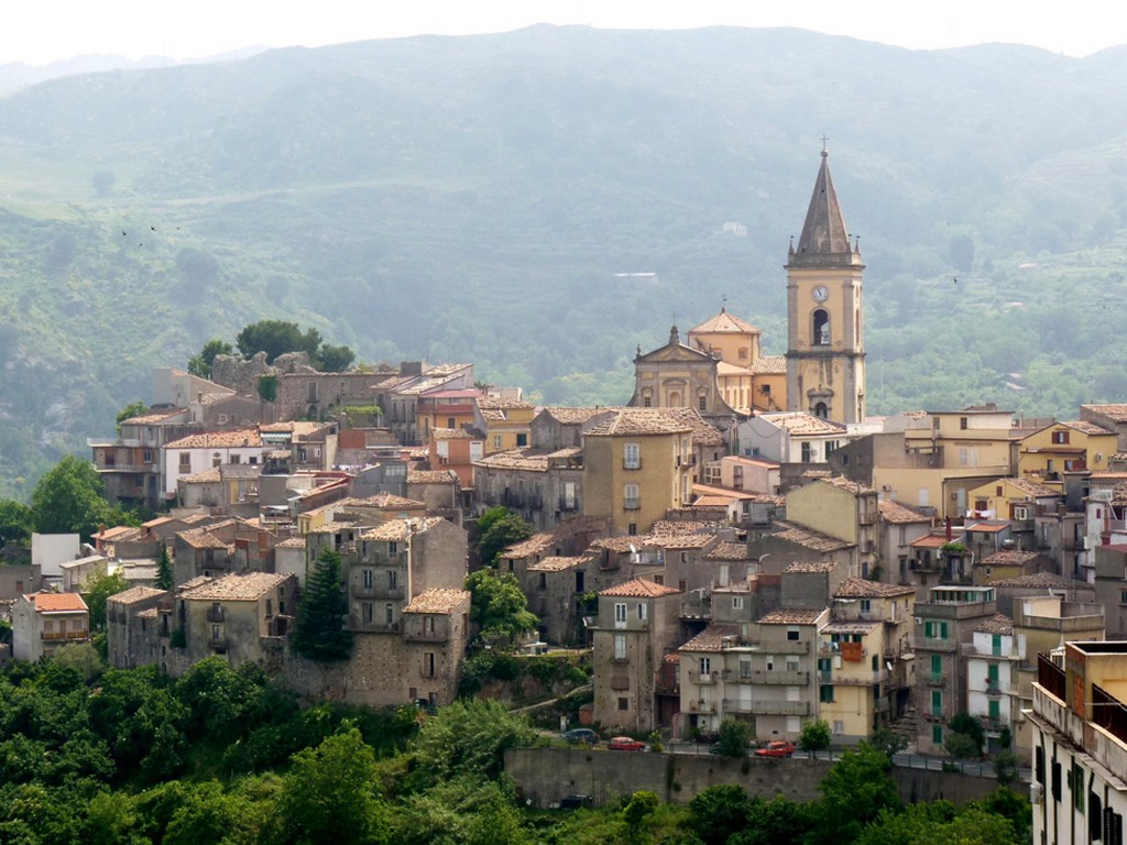 MOVIMENTO AGORA’ FURNARI  – Il giudizio negativo per la gestione Foti