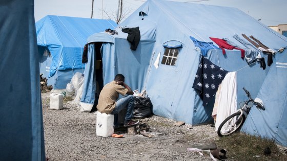 UCCISO IMMIGRATO – Carabiniere accoltellato reagisce sparando