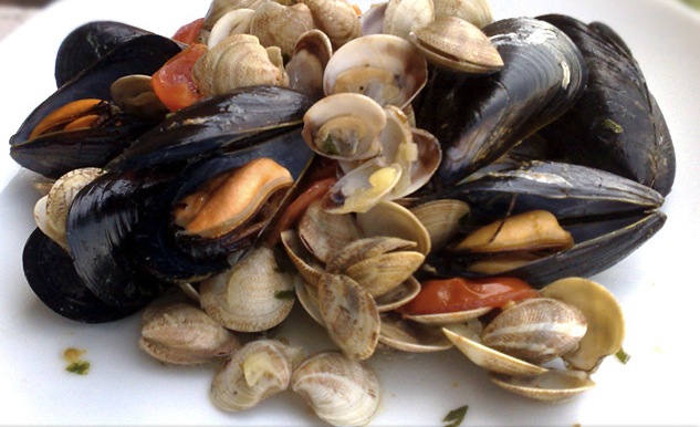 ALIMENTAZIONE E SALUTE – Cozze e vongole come consumarle senza rischi