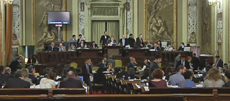 ASSURDITA’ – I Comuni siciliani stanno fallendo, ma l’Ars pensa alla legge elettorale!