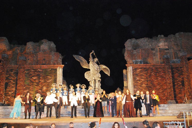 TAORMINA – Il Teatro Antico si trasforma, per una notte, in Castel Sant’Angelo