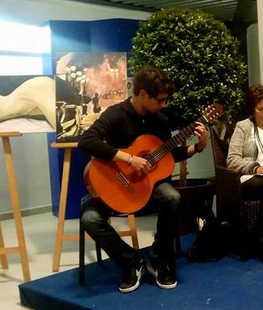 MARIANO SCARPACI – Innamoratosi della chitarra praticamente da bambino oggi è un promettente talento