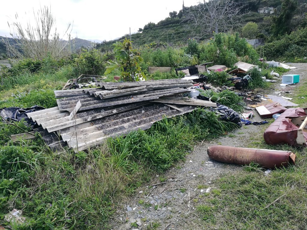 LEGAMBIENTE LONGANO – Amianto e di rifiuti di ogni sorta nell’alveo del torrente Floripotema