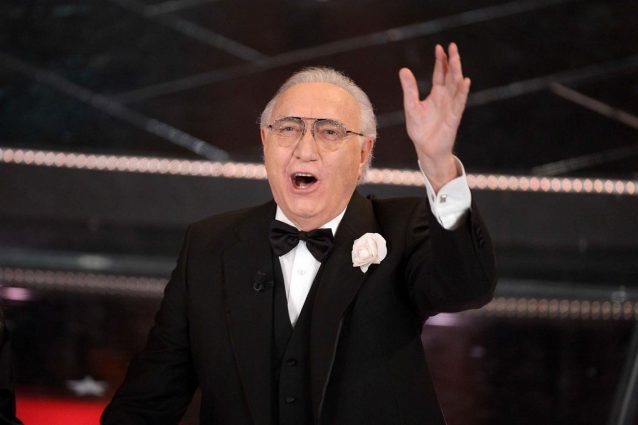 SANREMO 2018 – Standing ovation a Pippo Baudo per i suoi 50 anni dalla prima conduzione a Sanremo