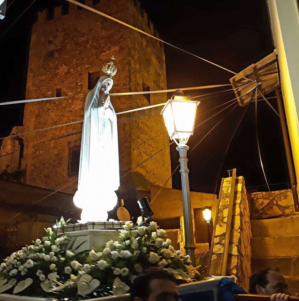 BROLO – Chiesa aperta fino a Mezzanotte per l’ultima notte con la Madonna di Fatima