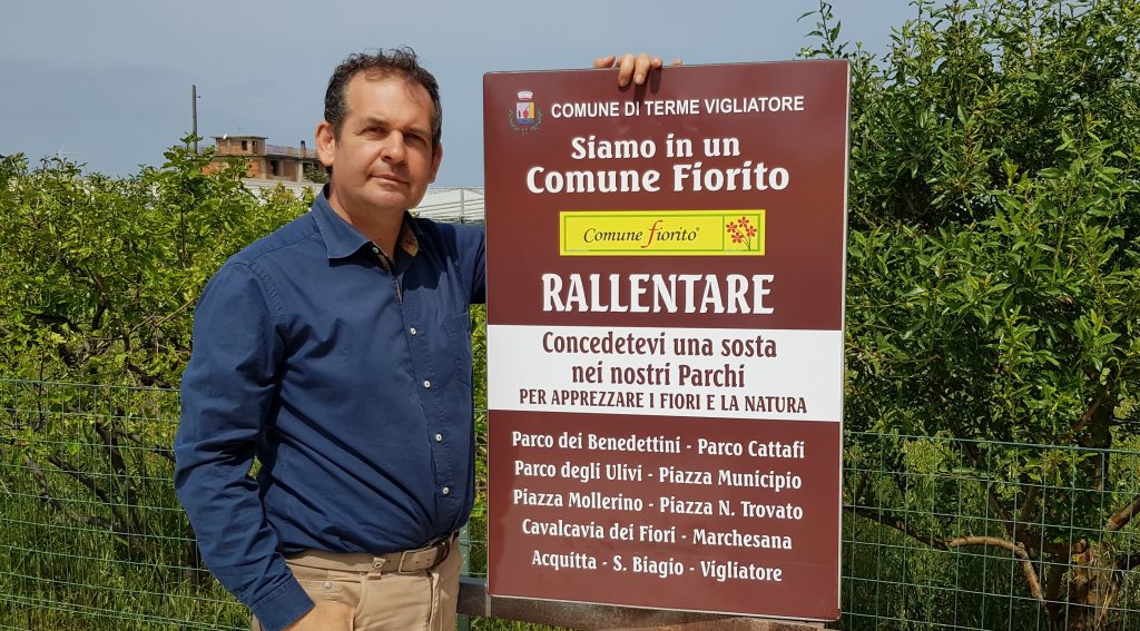 TERME VIGLIATORE – In arrivo cartelli turistici con identità fiorita “visitate i nostri parchi”