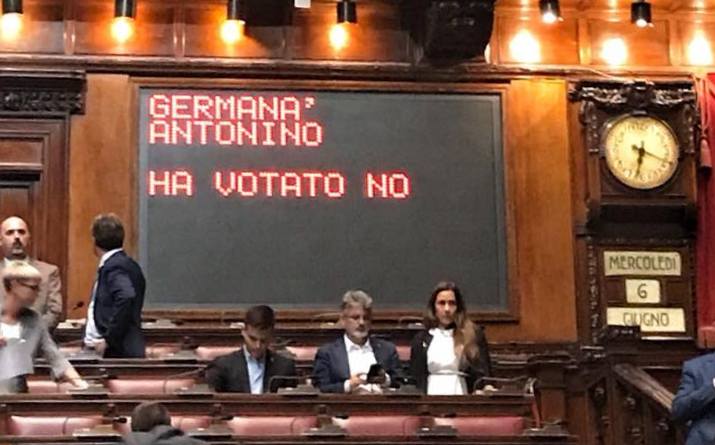 GERMANA’ – Fa gli auguri a Conte. Vota no. E comunica che farà parte…