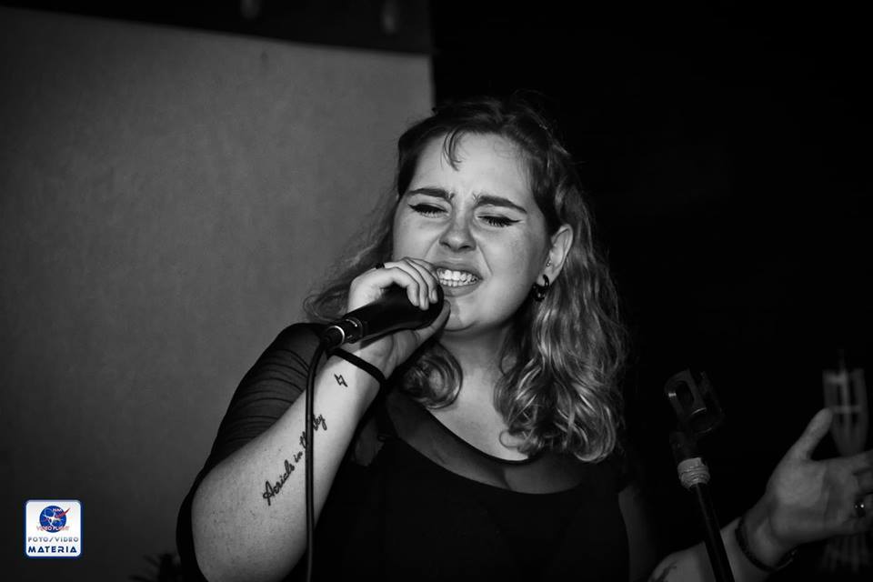 DEBUTTI – Quello di una giovane e talentuosa cantante e artista, MariaTeresa Materia