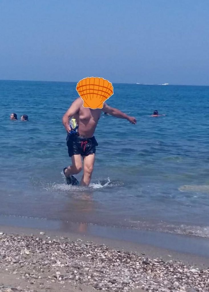 TIPI DA SPIAGGIA – Le patelle con gli spaghetti… ma è illegale “raccoglierle” e si fa anche un danno all’ecosistema. I rischi per la salute