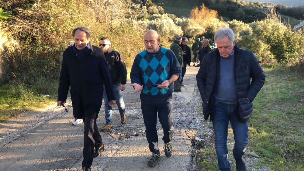 SANT’AGATA MILITELLO – Frana in contrada Oliva, svolto il sopralluogo della Protezione civile regionale