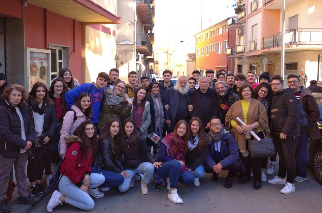 SANT’AGATA MILITELLO – Gli studenti dell’ITIS incontrano a don Ciotti, presidente di Libera