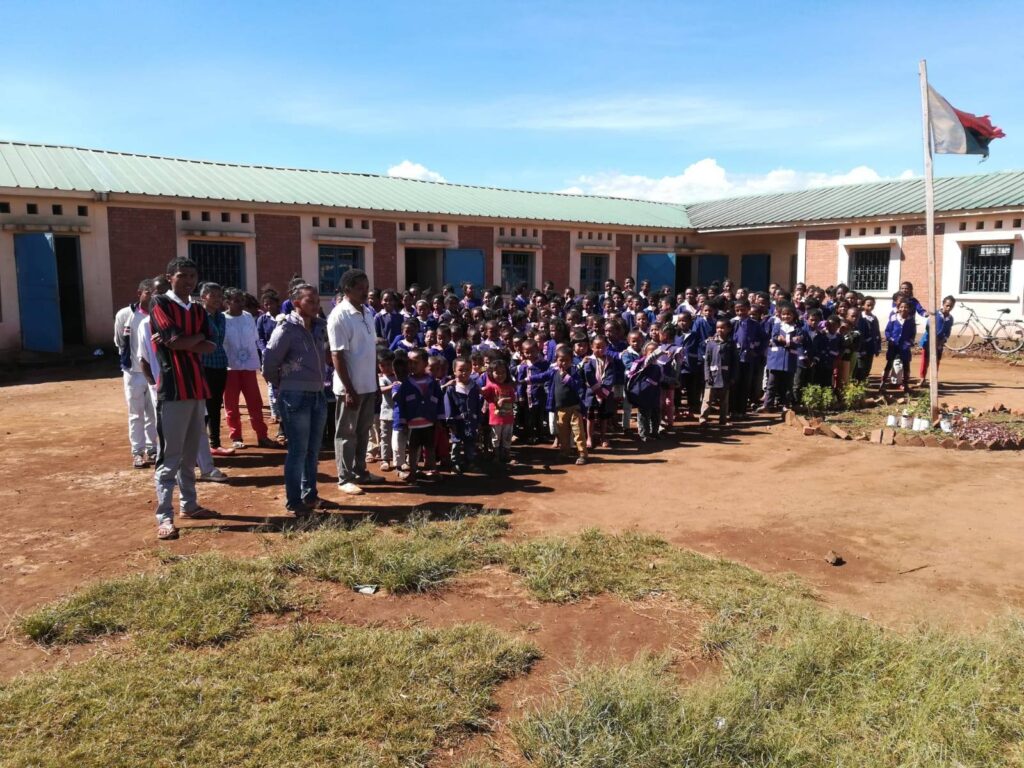 PATTI – Il grazie di Don Michel Ranaivo e della scuola di Andrangy in Madagascar alla Diocesi pattese