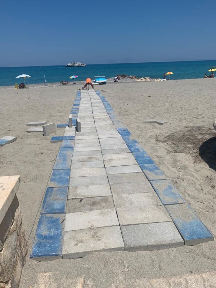 FOTONOTIZIA – Brolo si lavora per la spiaggia dedicata alle persone con disabilità