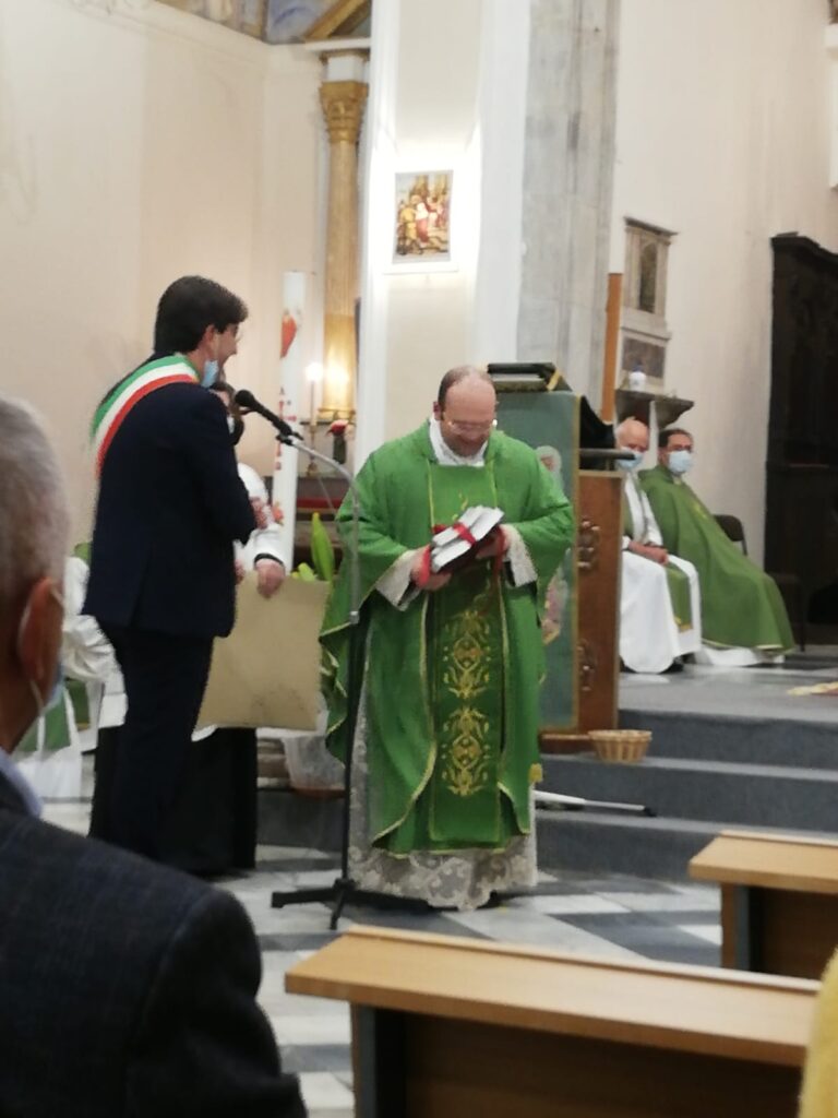 NASO – Saluto al nuovo arciprete don Fracesco De Luca