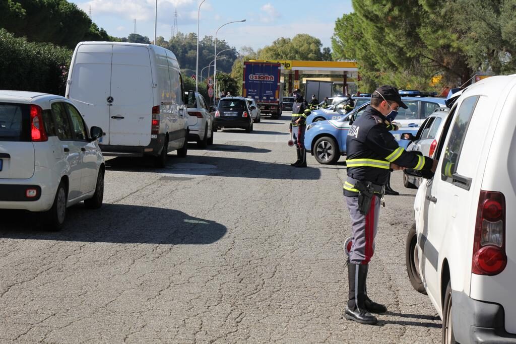 SICUREZZA IN AUTOSTRADA – La Polizia di Stato effettua controlli straordinari sulla A20