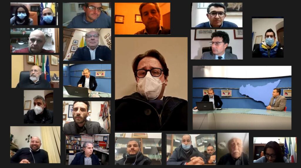 BELLA SICILIA – Primo meeting dei sindaci con l’assessore Manlio Messina