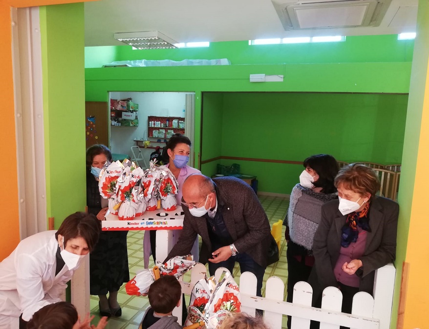 CAPO D’ORLANDO – Consegnate uova di cioccolata ai bambini dell’asilo nido