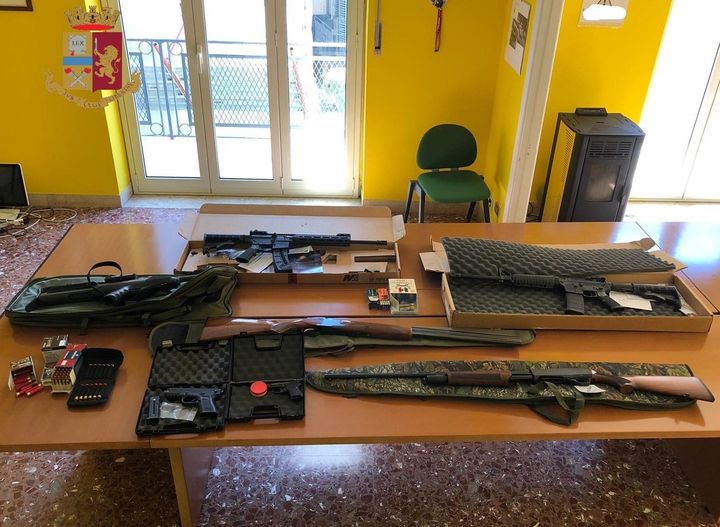 SANT’AGATA MILITELLO – La Polizia di Stato denuncia per omessa custodia di armi sessantenne