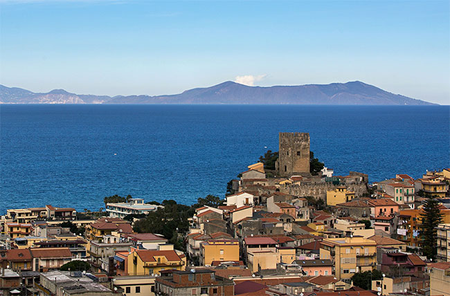 TURISMO – Brolo alla Borsa del Turismo di Napoli con il circuito di Bella Sicilia