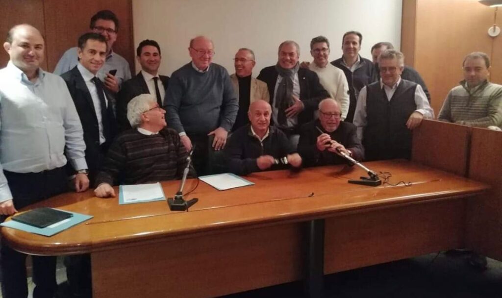 VACCINI – Scendono in campo i medici odontoiatri siciliani: firmato accordo tra Musumeci e gli Albi professionali
