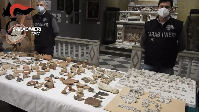 REPERTI ARCHEOLOGICI – I Carabinieri restituiscono allo Stato oltre 11 mila reperti archeologici provento di scavi clandestini