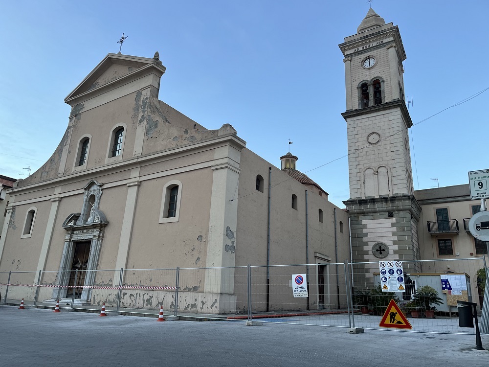 GIOIOSA MAREA – Iniziati i lavori di ristrutturazione della Chiesa Madre