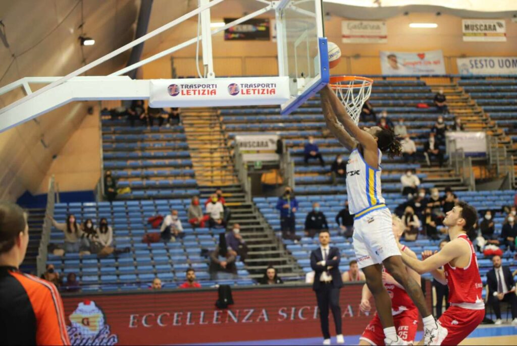 BASKET – La Infodrive Capo d’Orlando va vicina alla vittoria, ma alla fine si arrende a Pistoia