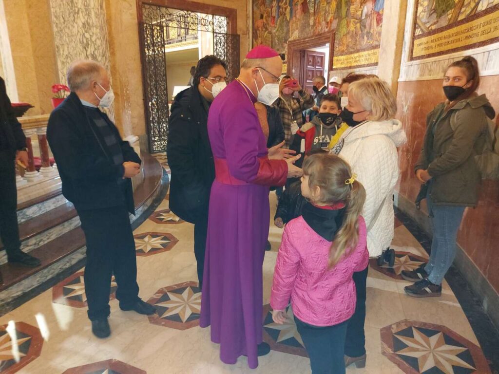 CARITAS – Il Vescovo di Patti incontra le famiglie ucraine accolte in Diocesi