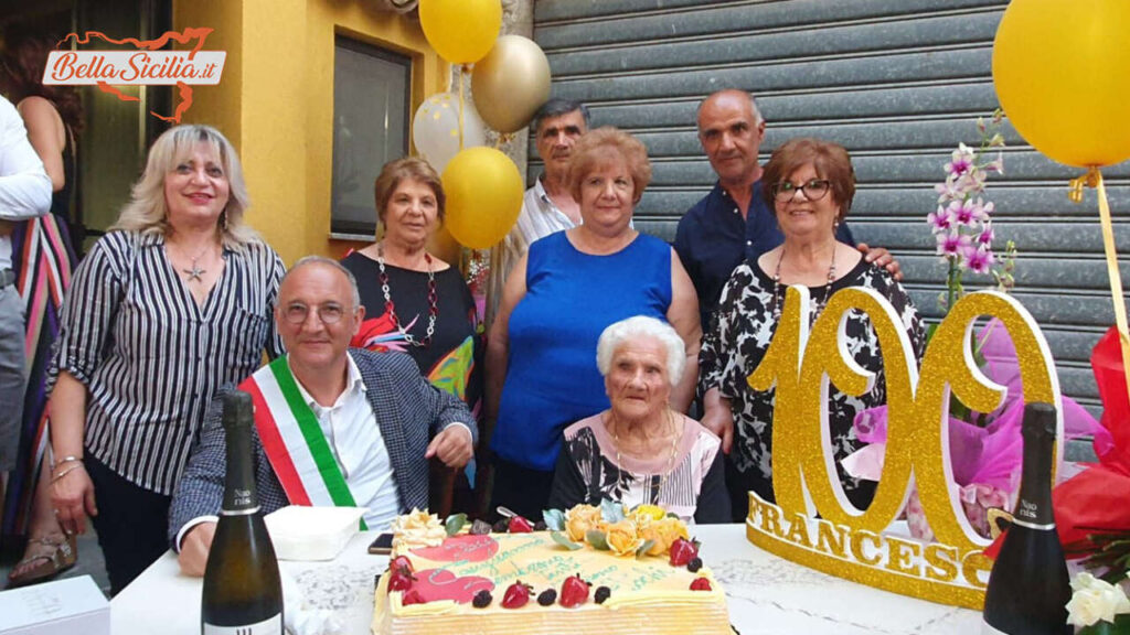 BELLA SICILIA – E’ record, nonna Ciccina supera un milione di visualizzazioni