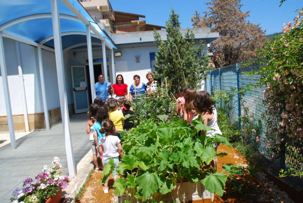 SINAGRA – La scuola dell’infanzia di Gorghi ha realizzato il giardino delle meraviglie