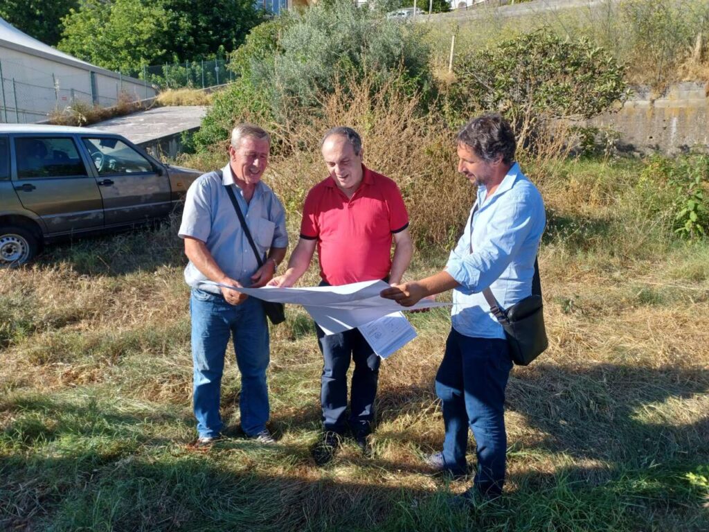 FICARRA – Consegnati i lavori per la realizzazione del parcheggio sull’area limitrofa al primo lotto della tangenziale