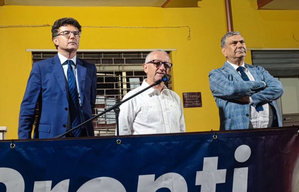 COMIZIANDO A BROLO – Ieri Luigi Miceli ha chiuso la campagna elettorale per Fratelli d’Italia