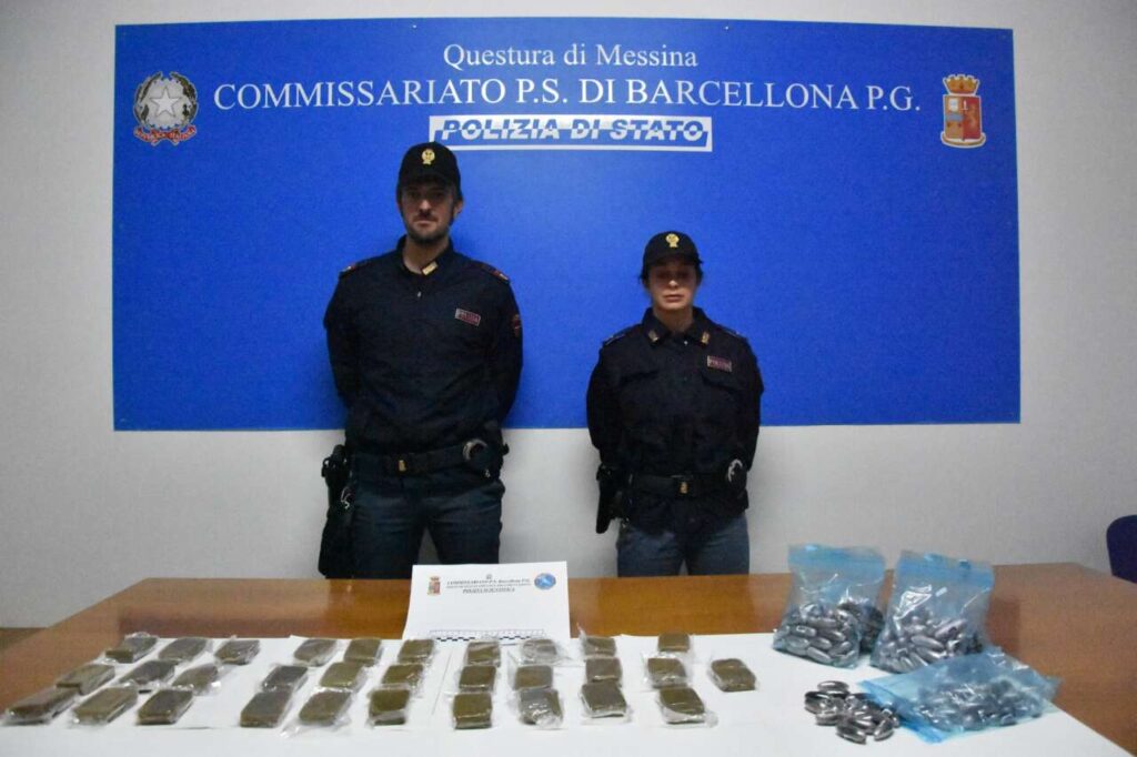 BARCELLONA P.G. – Continua la lotta allo spaccio di sostanze stupefacenti. Arrestato 23enne