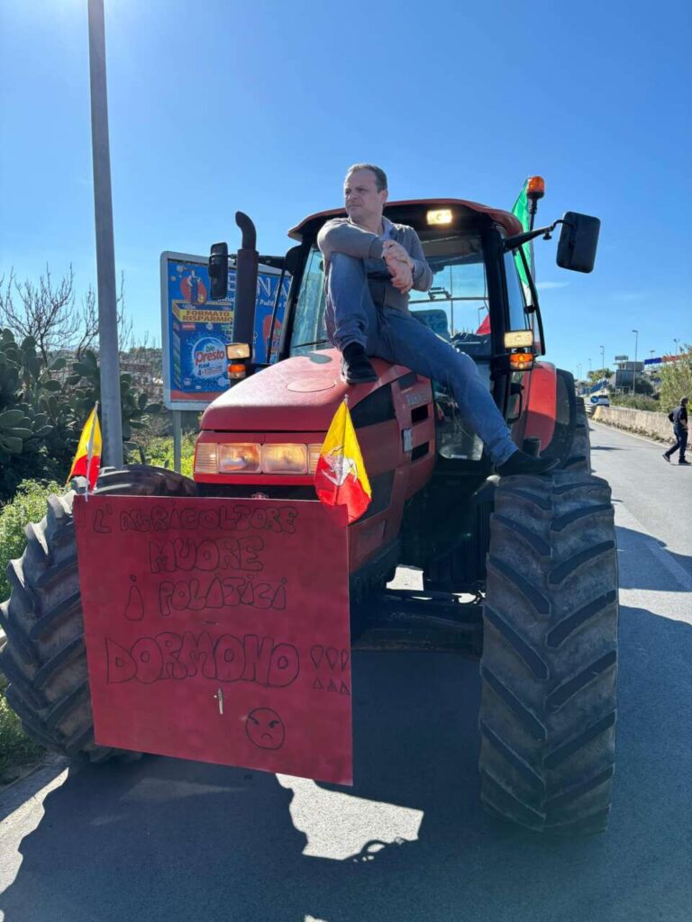 PROTESTA DEI TRATTORI – La marcia degli agricoltori da Falcone a Milazzo