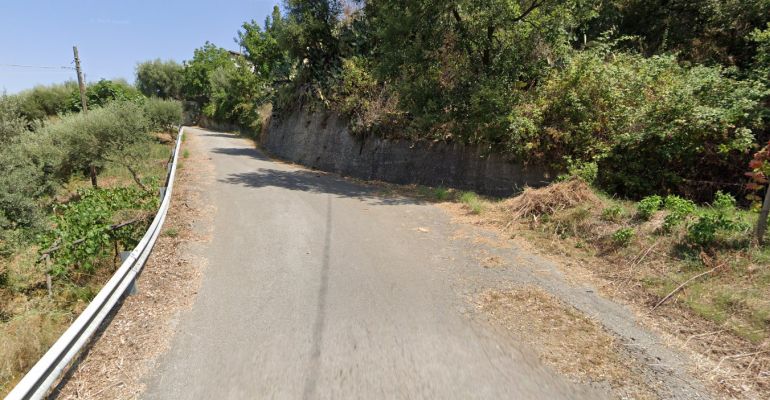 SANT’ANGELO DI BROLO – Chiusura al transito di un tratto della strada a penetrazione agricola  257