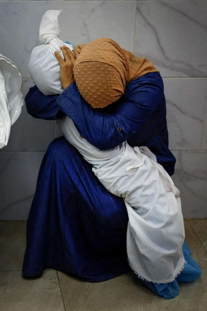 FOTO & DRAMMI – La Pietà di Gaza vince il World Press Photo 2024