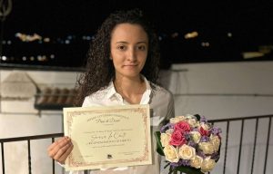 SERENA LO CONTE – La giovane giornalista premiata per il suo impegno nel sociale