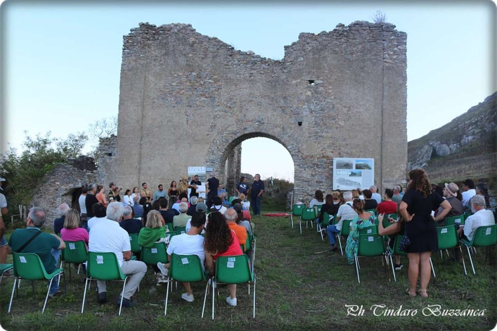 HELLAS – Gioiosa incanta il pubblico de “Il Sorriso degli Dei”