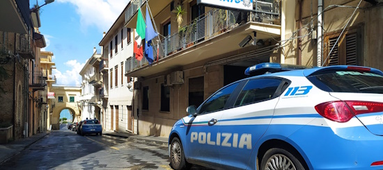 SANT’AGATA MILITELLO – Servizi antidroga. La Polizia di Stato arresta coppia di trentenni